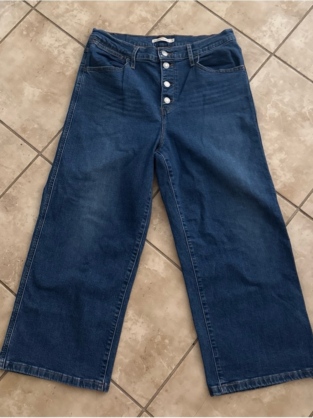 Levi's Women's Mile High Cropped Wide Leg Button Fly Jeans Sz 31